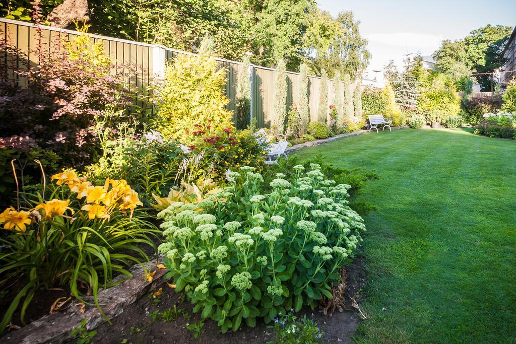 Center Garden